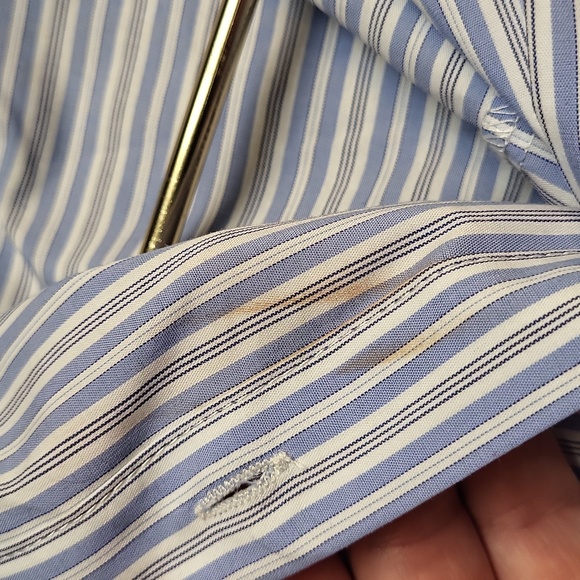 NWT Blue Blossom Button Up Dress Shirt. - Picture 7 of 8